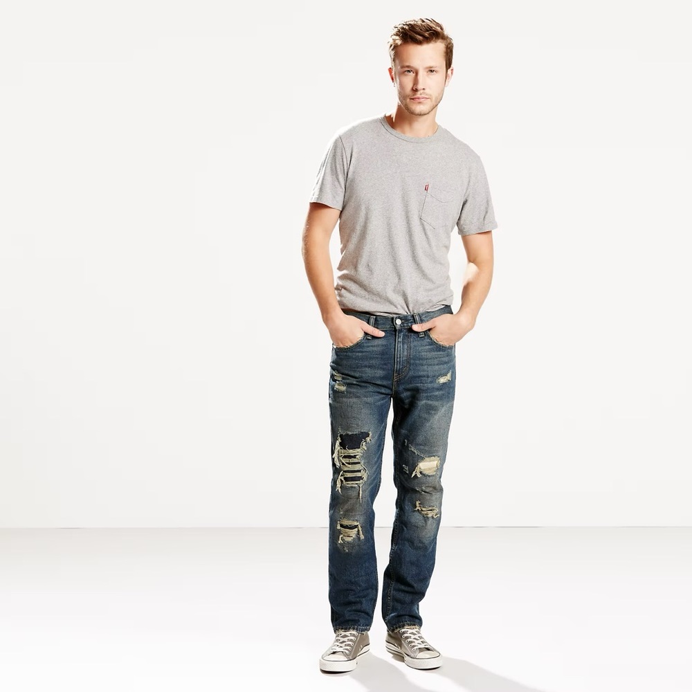 Medium Wash Distressed Levi’s Slim Fit Jeans